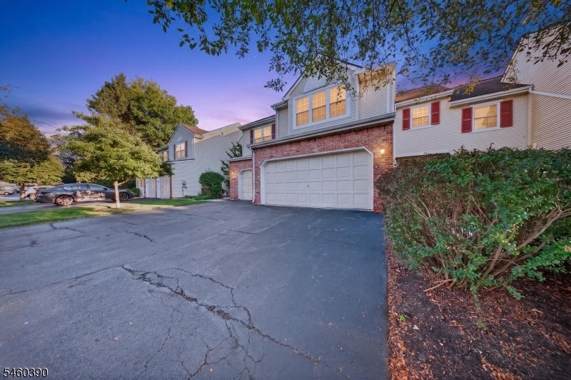 702 Porter Way West
