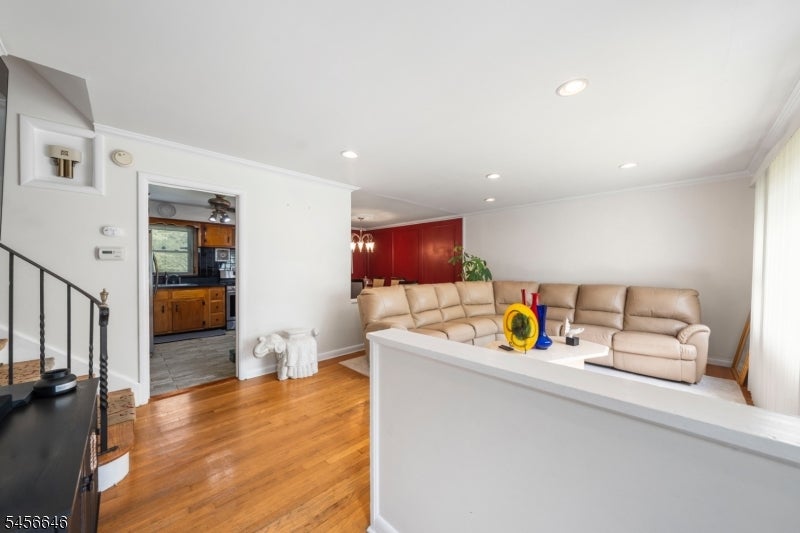 425 Adrianne Ct