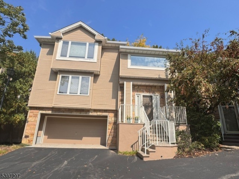 48 Clarken Dr 48
