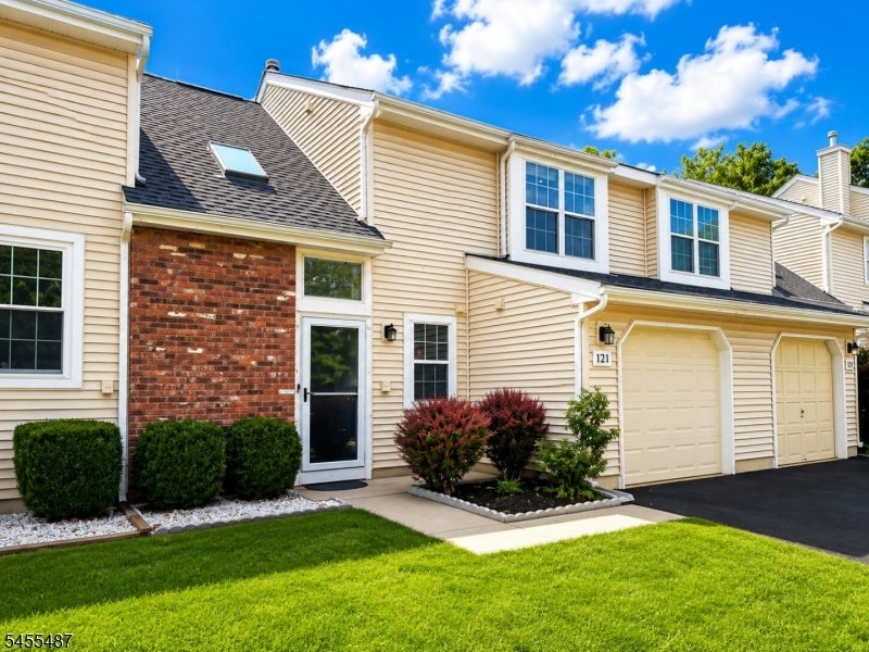 121 Harrow Dr