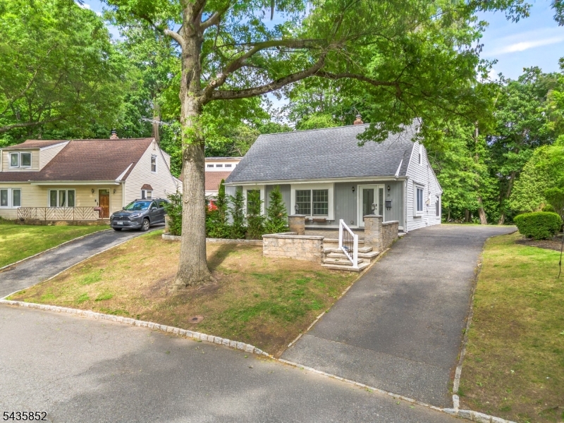 15 Nestro Rd