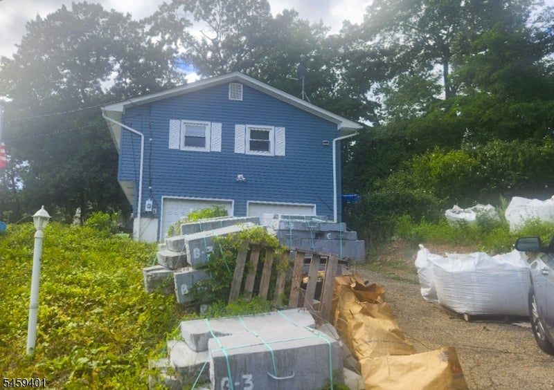 15 Conklin Ave