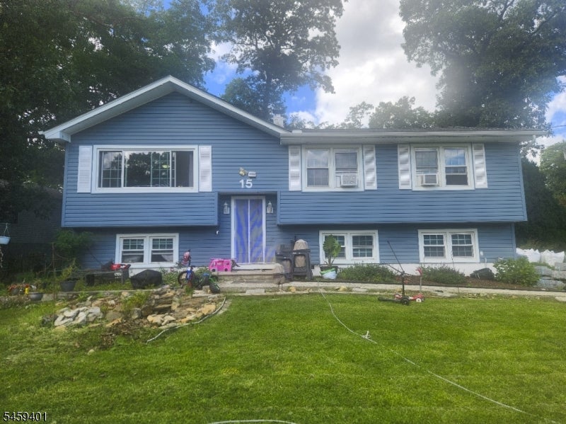 15 Conklin Ave
