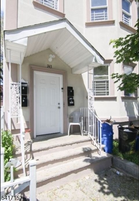 743 S 12Th St Newark City NJ 07103