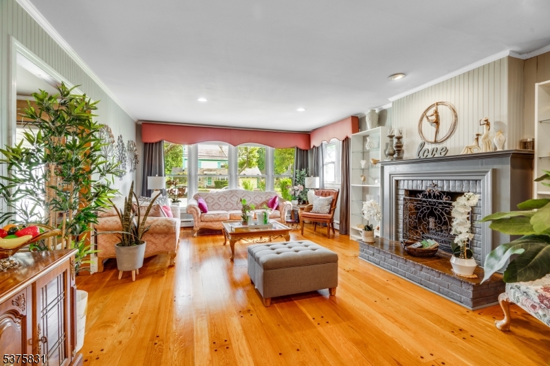 212 Parkside Rd