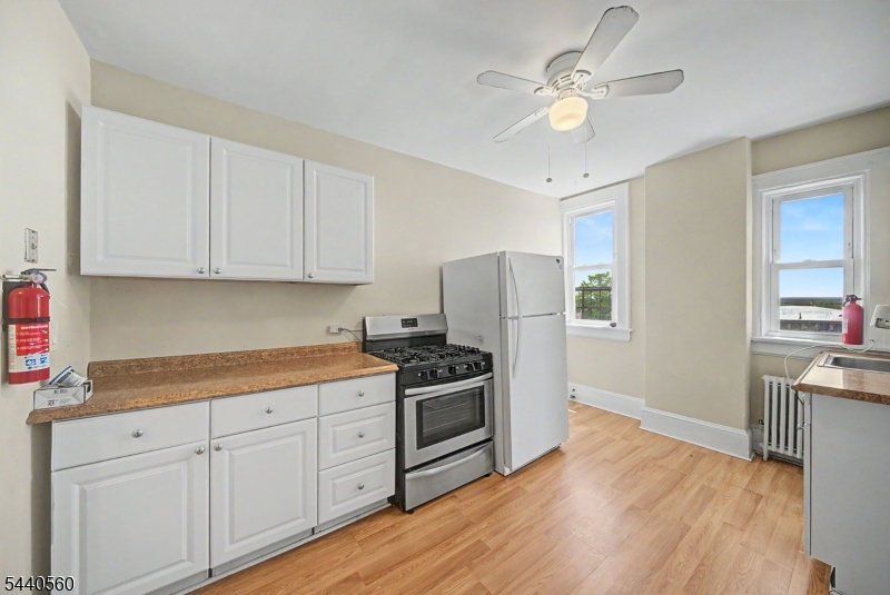 409 Main St 3F