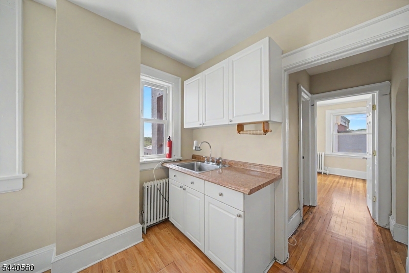 409 Main St 3F
