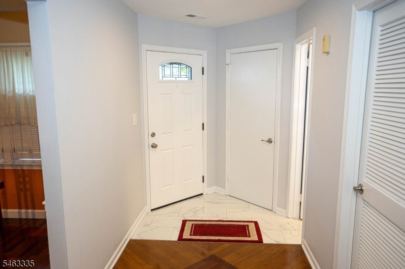 113 Woodmere Dr