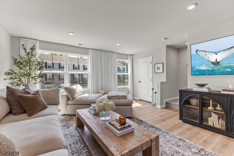52 Limestone Blvd