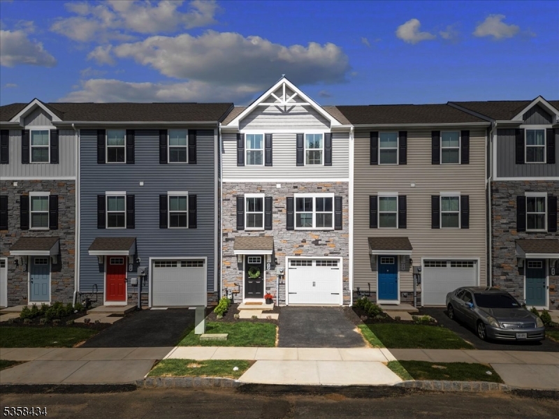 52 Limestone Blvd
