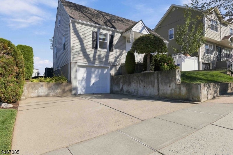 164 Arlington Blvd