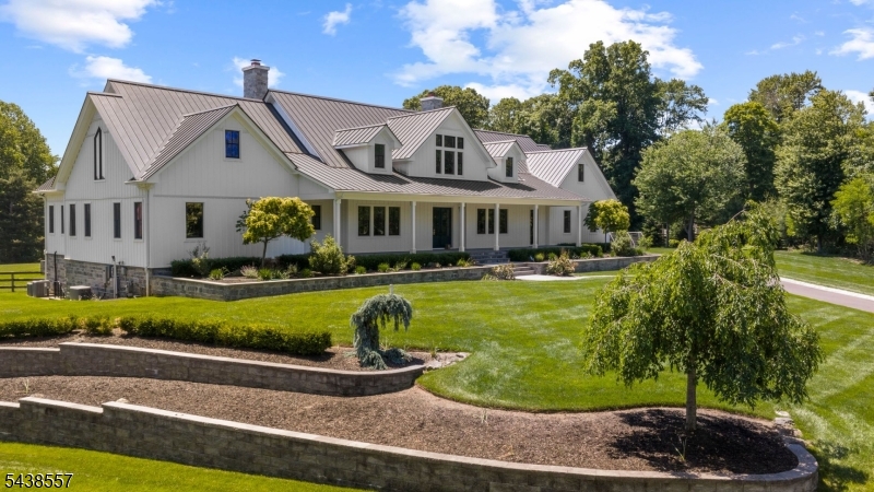 7 Homelands Dr