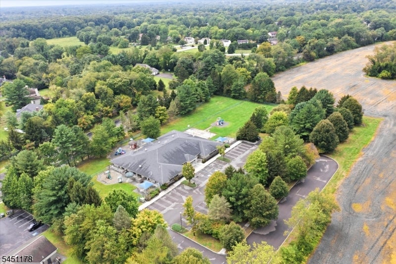1 Kinder Ct