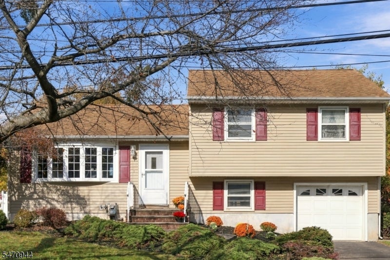 16 Hamilton Blvd