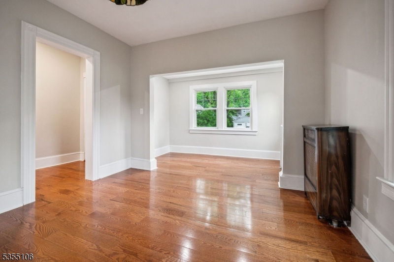 6 Hughes Pl
