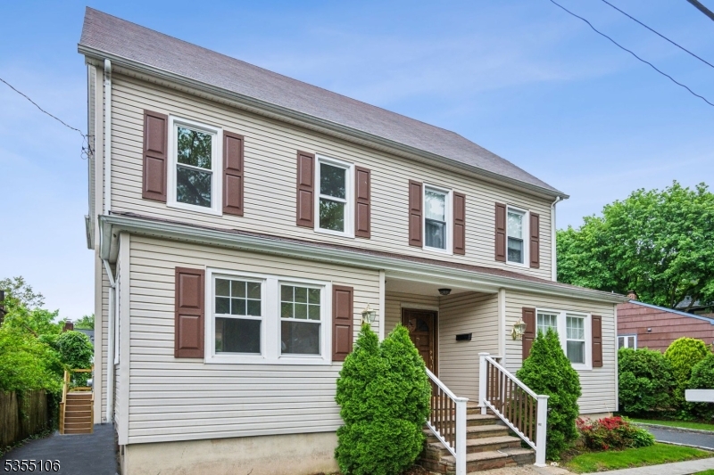 6 Hughes Pl
