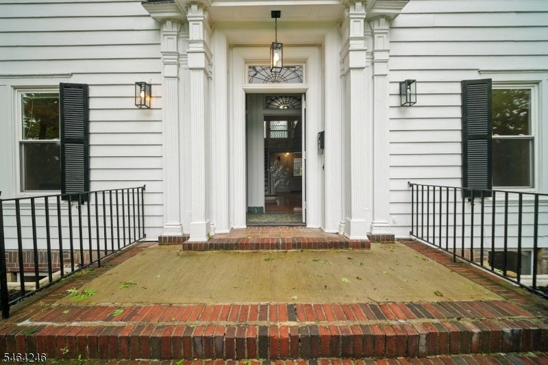 241 N Ridgewood Road