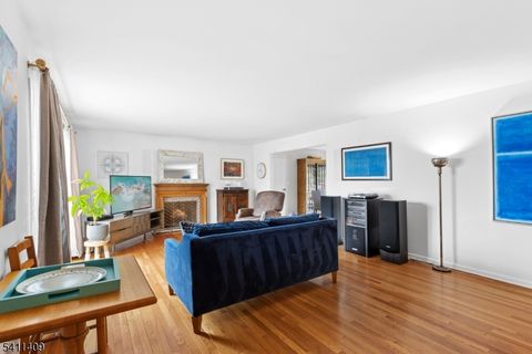 1060 Sunny Slope Dr Mountainside Boro NJ 07092