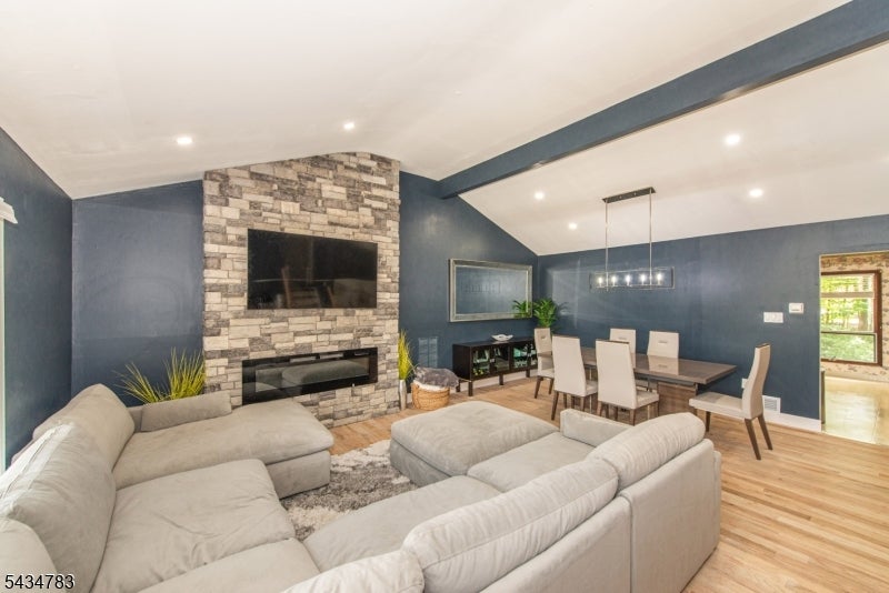 319 Winifred Dr