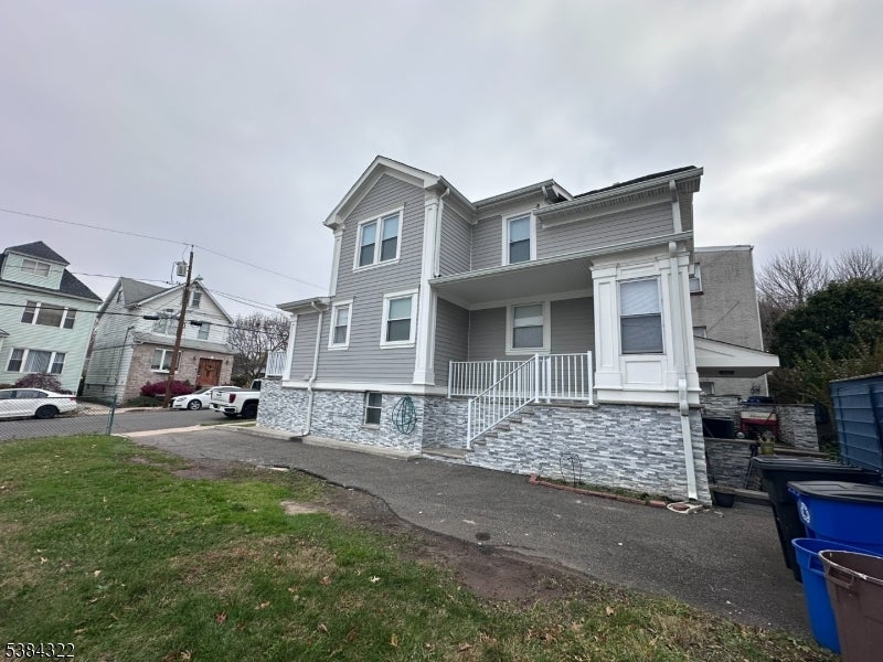 109 Arlington Blvd