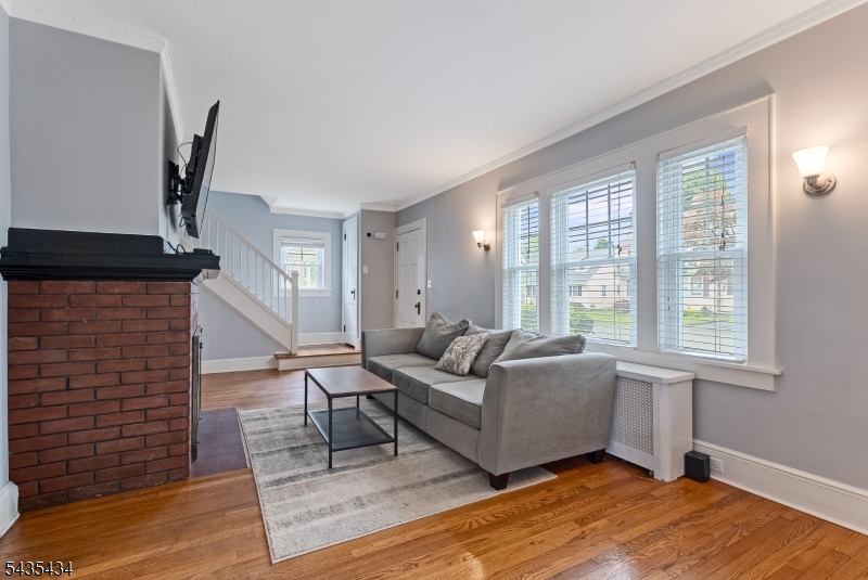 12 Raymond Rd