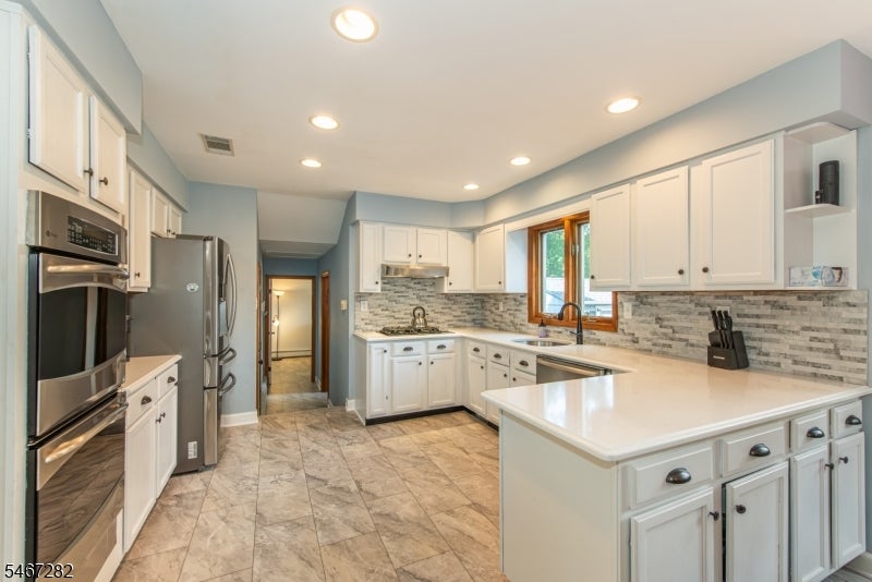 12 Kristen Dr