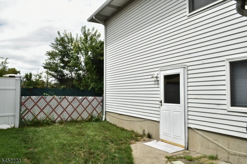 28 Elmhurst St 1