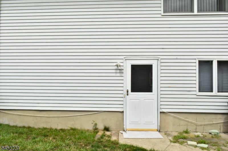28 Elmhurst St 1