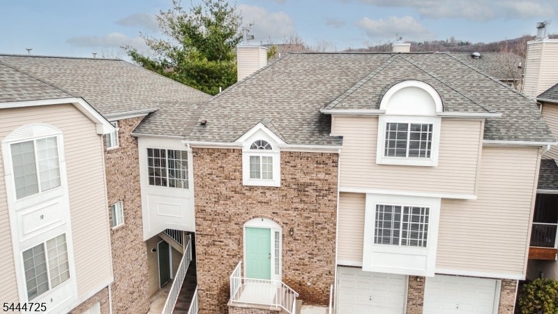6 Whispering Way W 6