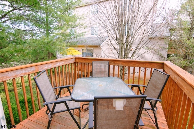 6 Whispering Way W 6