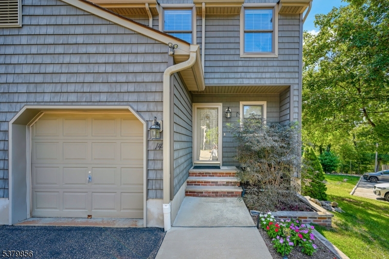 14 Mountain Ridge Rd