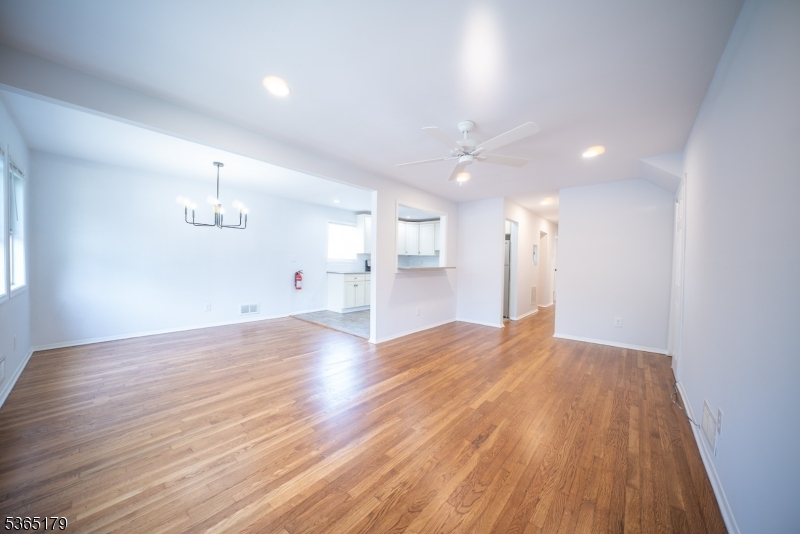 25 Cooper Dr 1