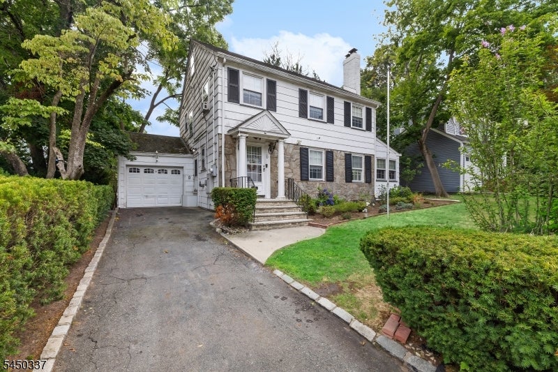 10 Reid Ave