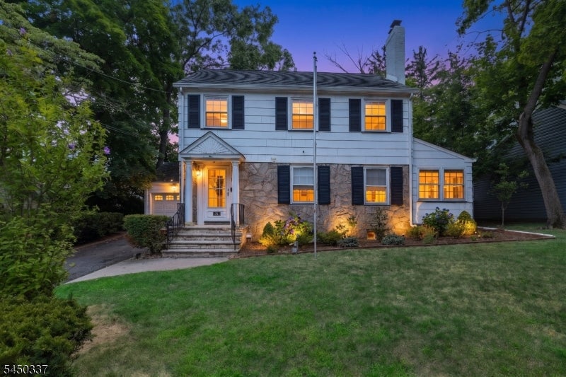 10 Reid Ave