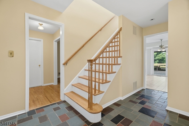 102 Robin Way