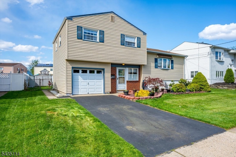 26 Stima Ave
