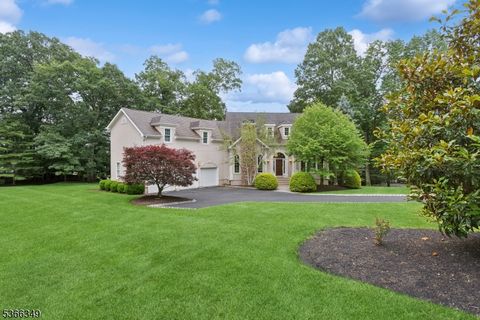 7 Pershing Ct North Brunswick Twp. NJ 08902