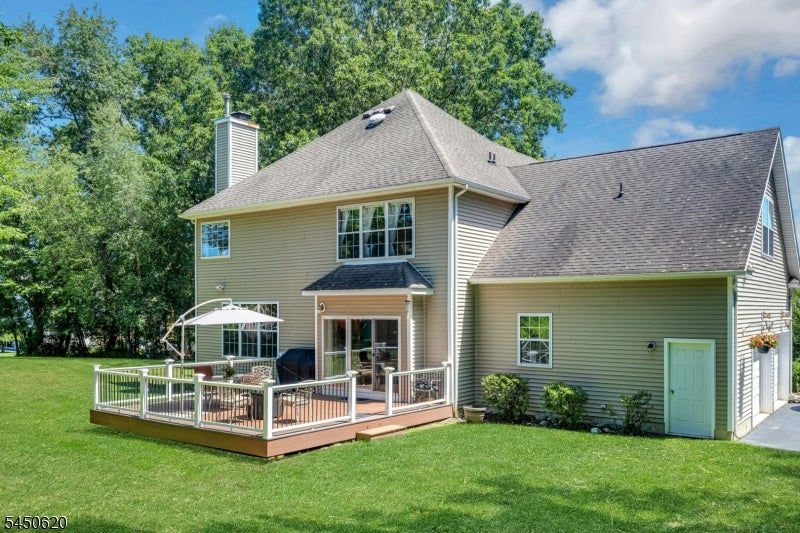 6 Sabine Ln