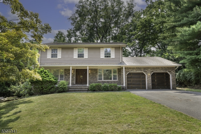 20 Whitewood Dr