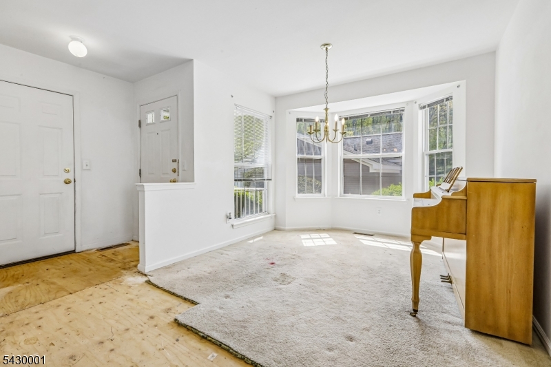 2501 Vantage Ct