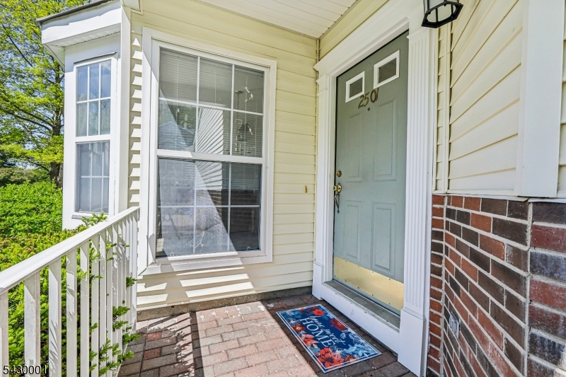 2501 Vantage Ct