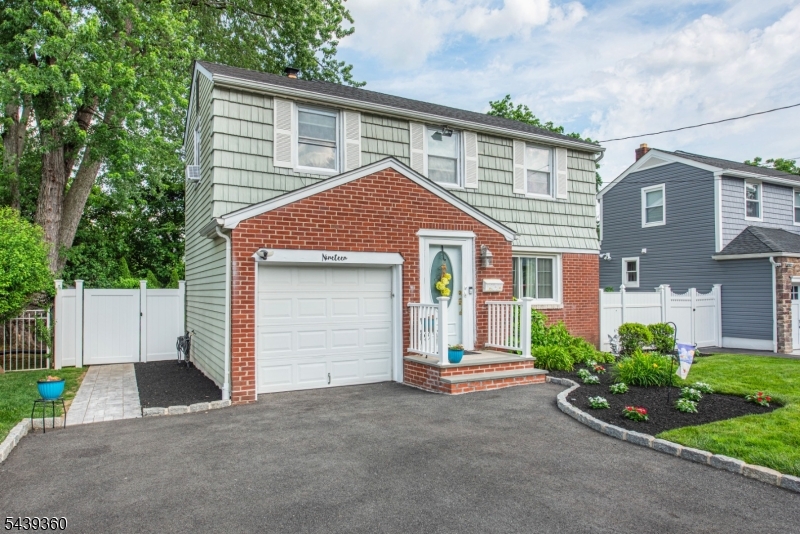 19 Brookdale Ave
