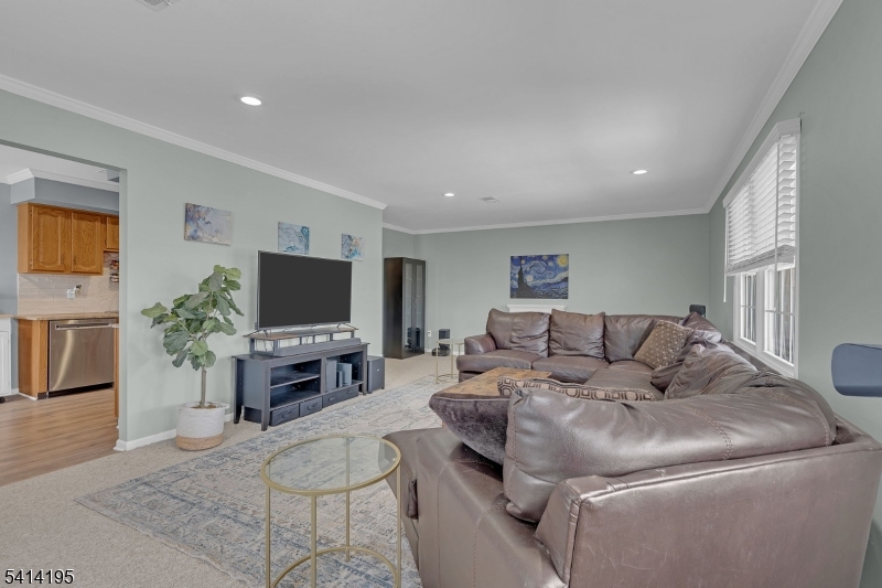 105 Newark Pompton Tpke 21