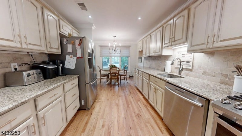 25 Stonegate Dr