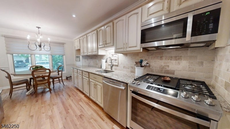 25 Stonegate Dr