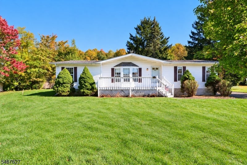 93 Mount Pleasant Ave. E11 E11