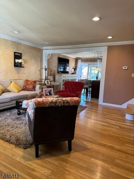 2837 Myrtle Ter