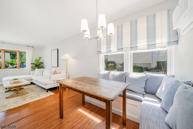 52 Delmore Ave