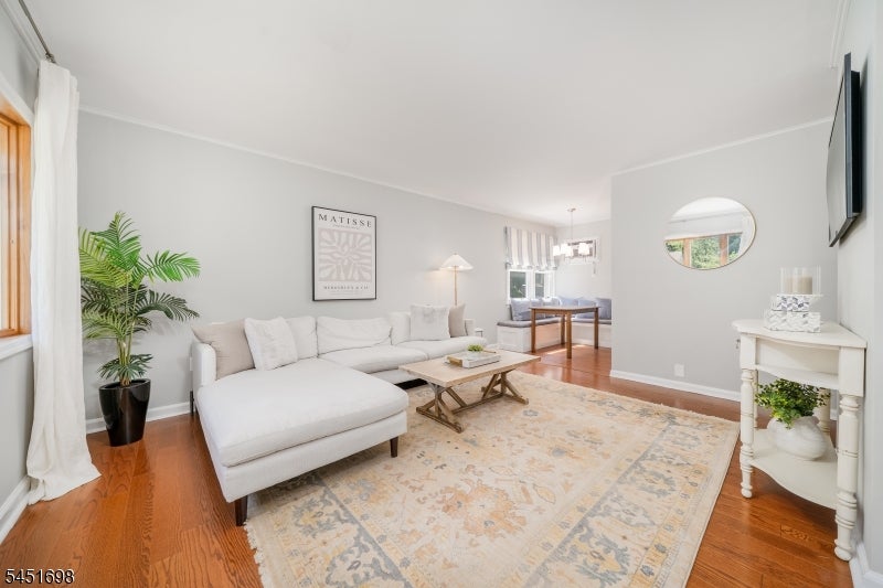 52 Delmore Ave