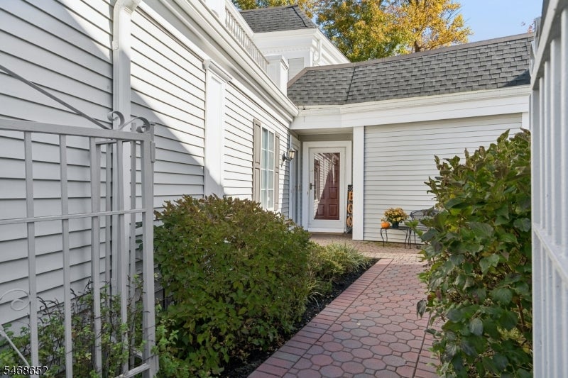 147 Riveredge Dr